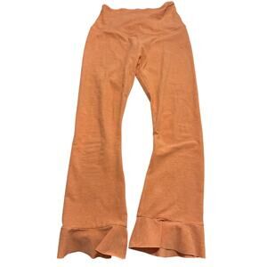 Beyond Yoga peach yoga pants w flare at ankle activewear sz M stretchy